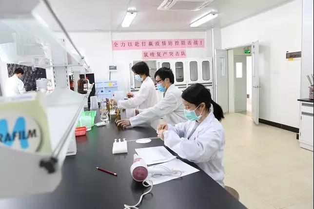 【初心如磐，，，，，，使命在肩】我为药品研发昼夜攻关，，，，，，你为抗疫支援远走湖北