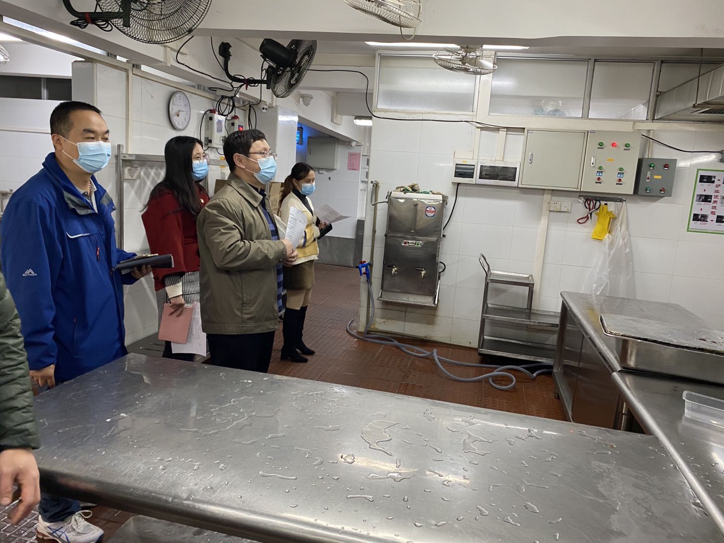 疫情防控做到位，，，，监视检查落实处 ----白云山腾博会官网公司开展疫情防控检查事情